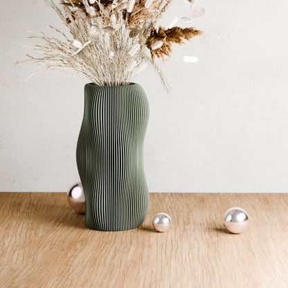 Bubbly Vase | Modernized Pottery