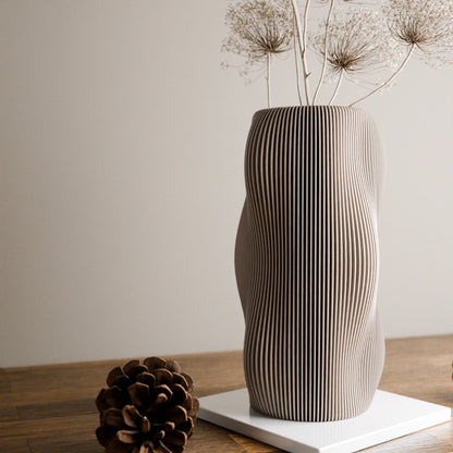 Bubbly Vase | Modernized Pottery